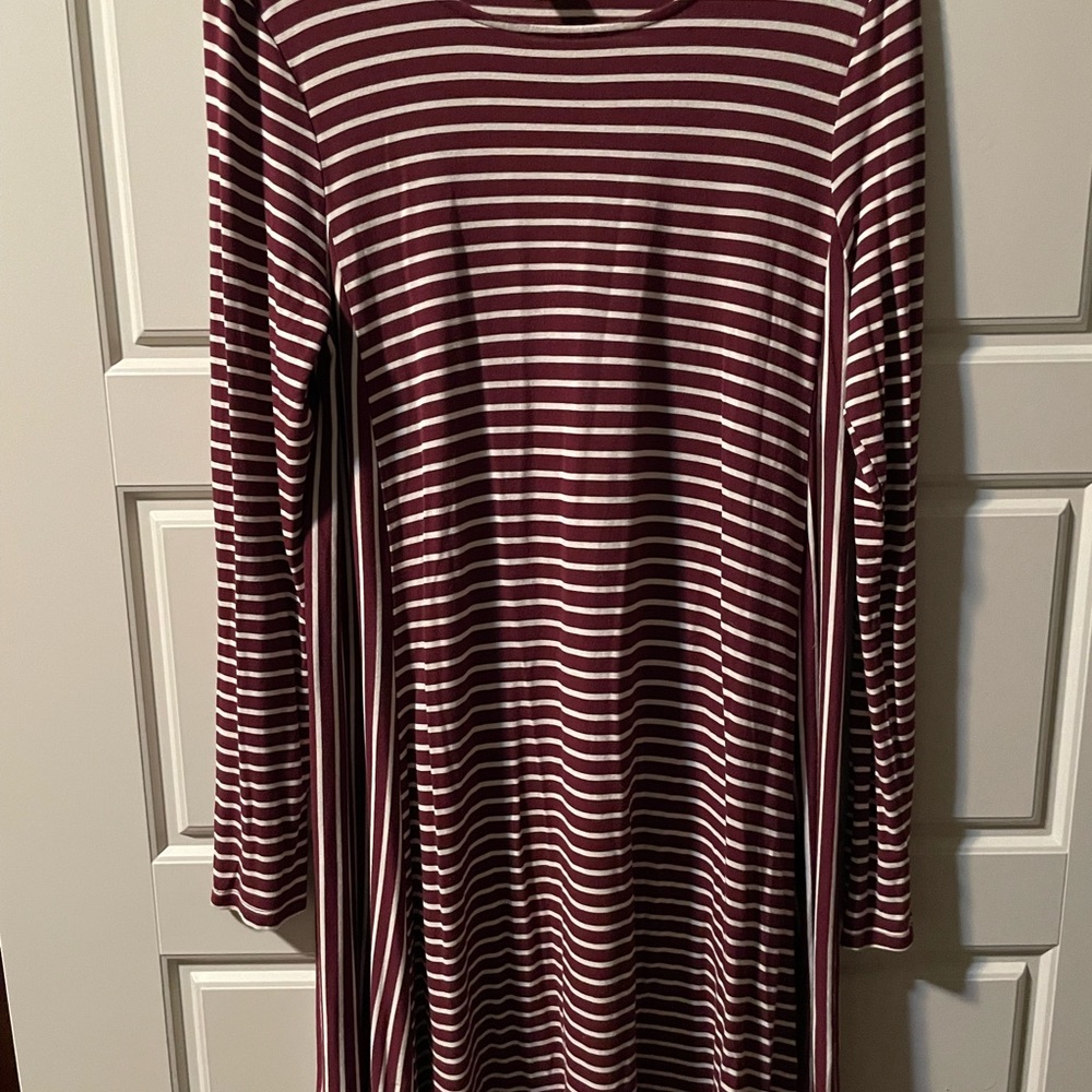 Women’s Old Navy stripped Dress size L
